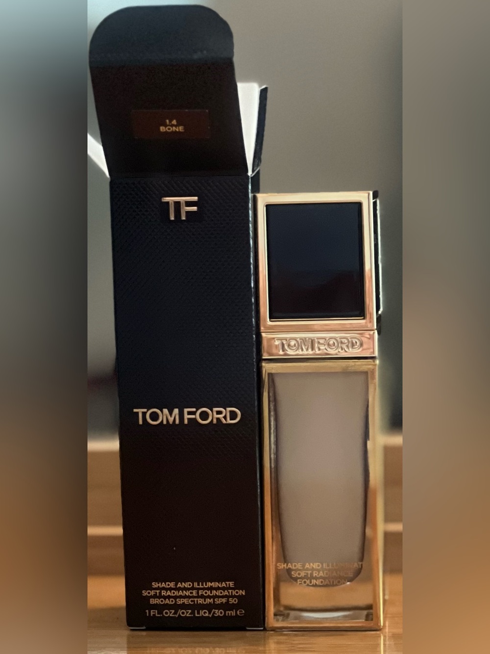Tom Ford Shade and Illuminate Soft Radiance Foundation - 1.4 Bone
